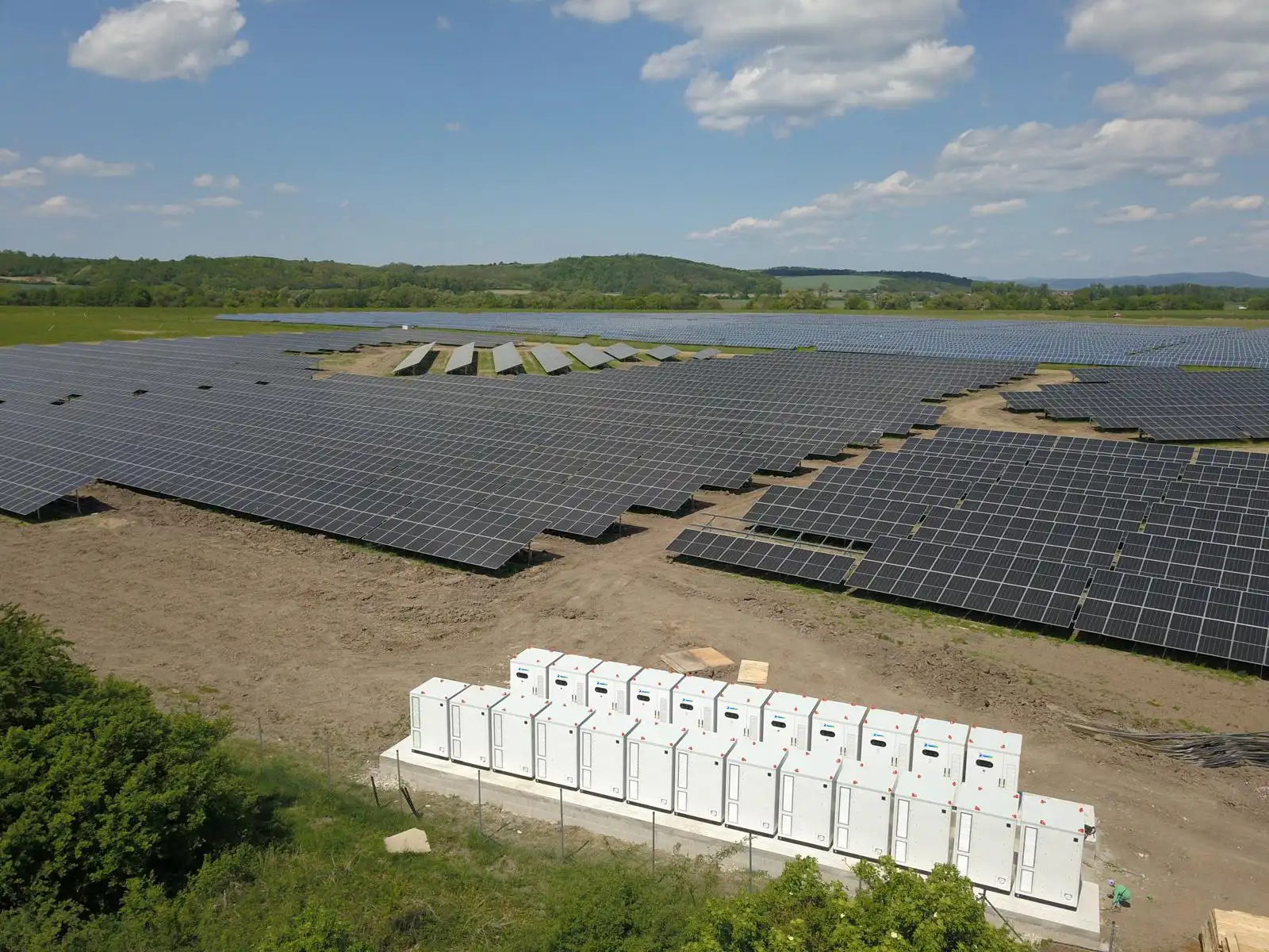 Slovakia-2000kW5825kWh,FLEX 233 AIO